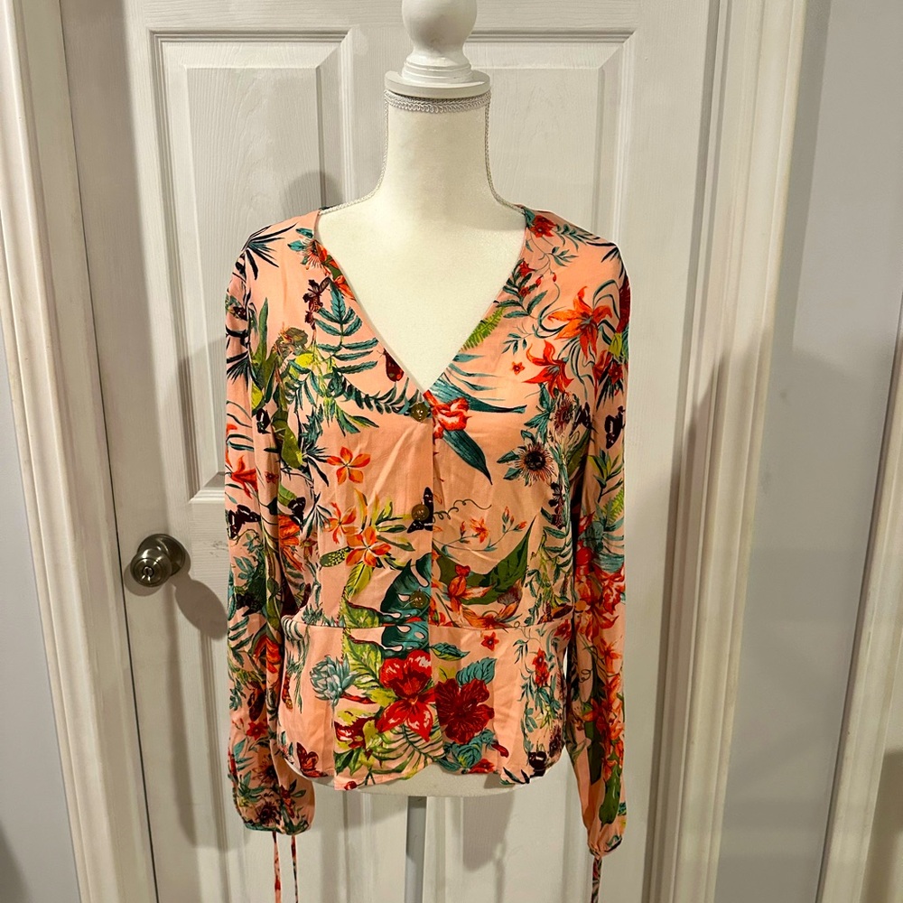 Marc New York Floral V-Neck Blouse - Peach and Red. NWT Large